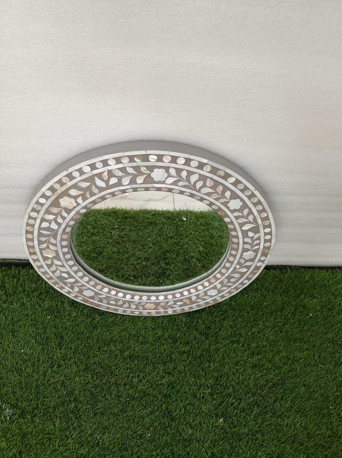 Handmade Customized Mother of Pearl Round Mirror Frame
