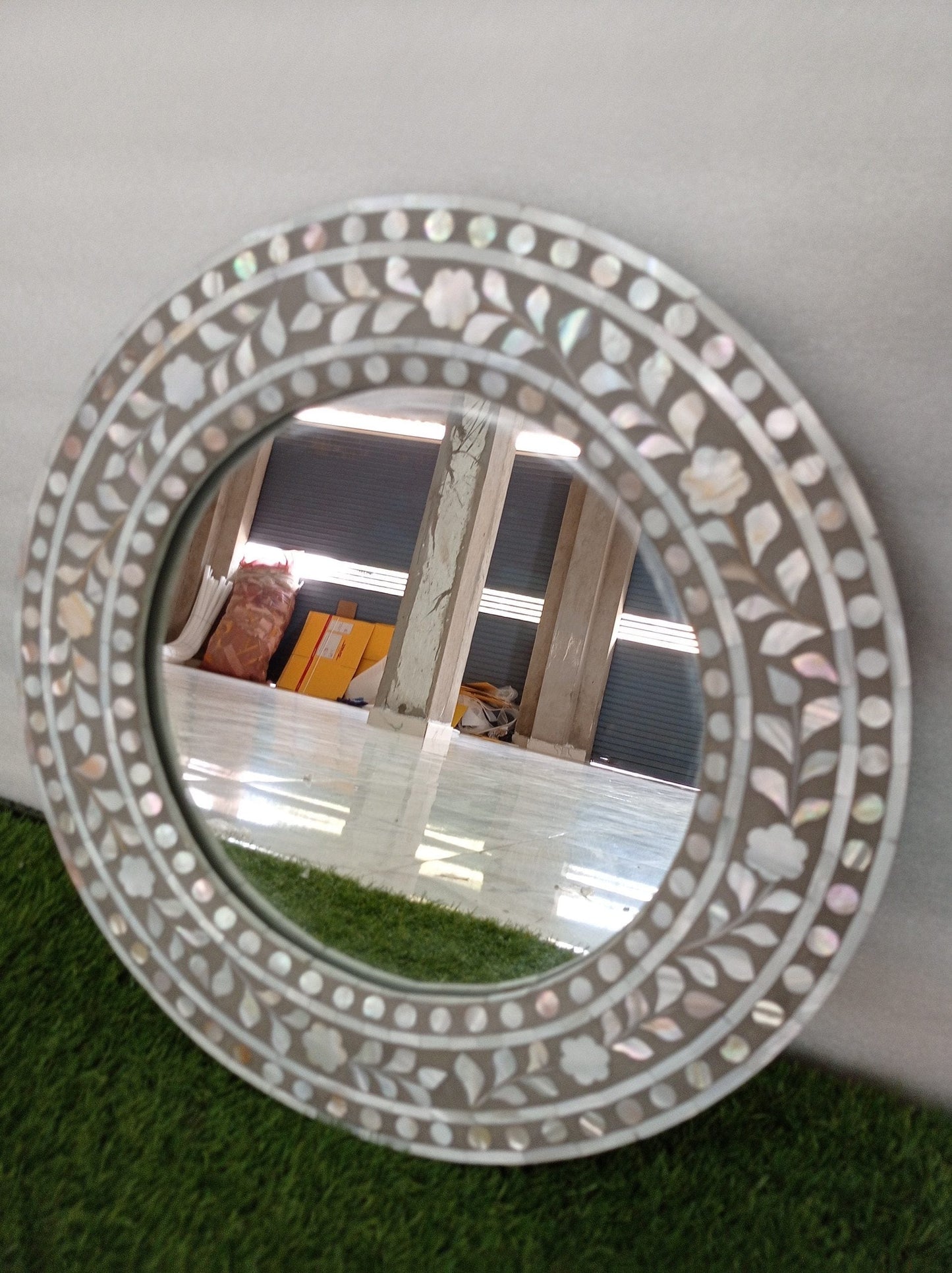 Handmade Customized Mother of Pearl Round Mirror Frame
